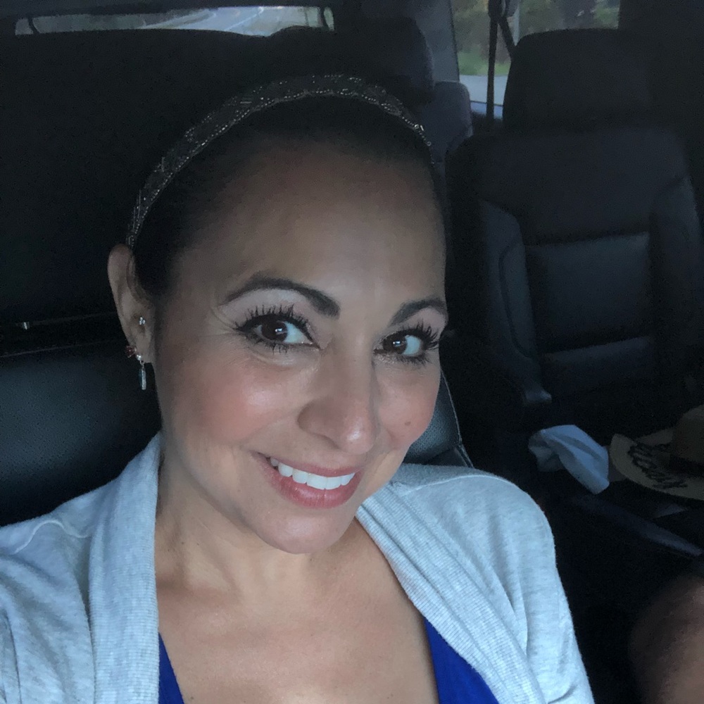 Meet your Posher, Gloria